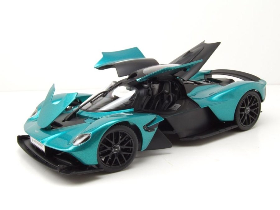 2022 Valkyrie Green: No package: Image 4