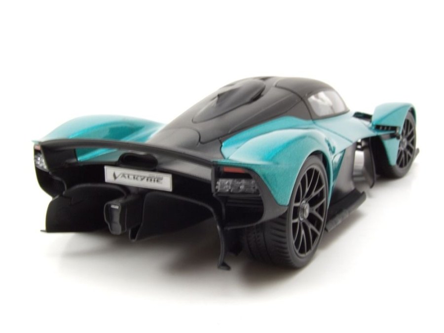 2022 Valkyrie Green: No package: Image 2
