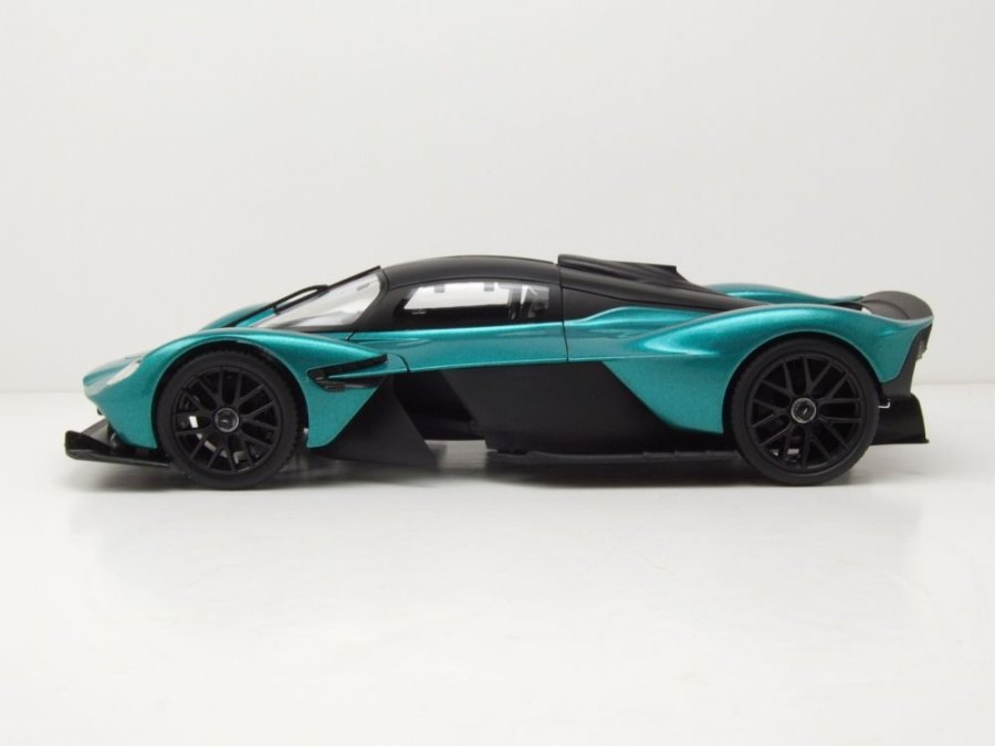 2022 Valkyrie Green: No package: Image 3