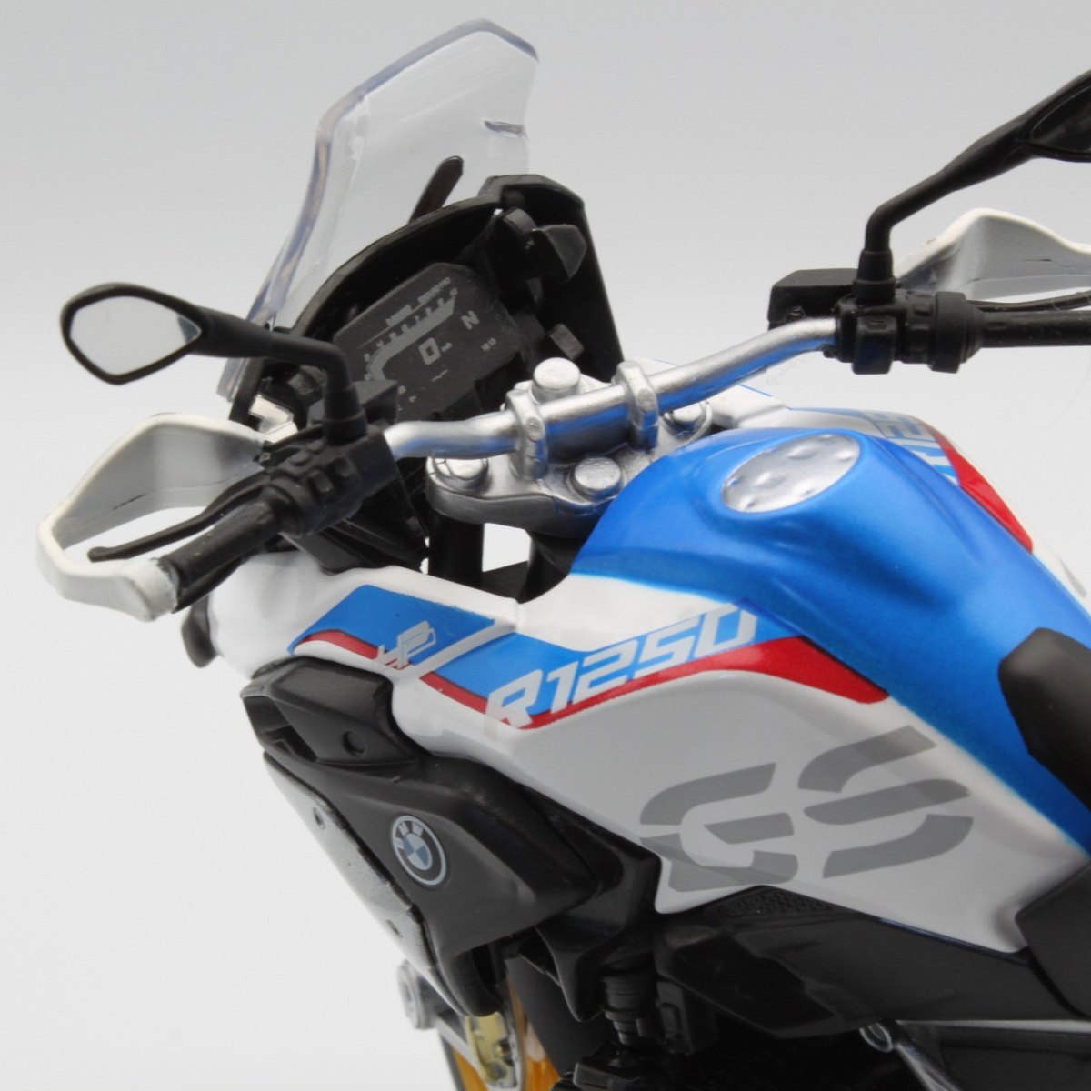 2015 R 1250 GS diecast: No package: Image 12