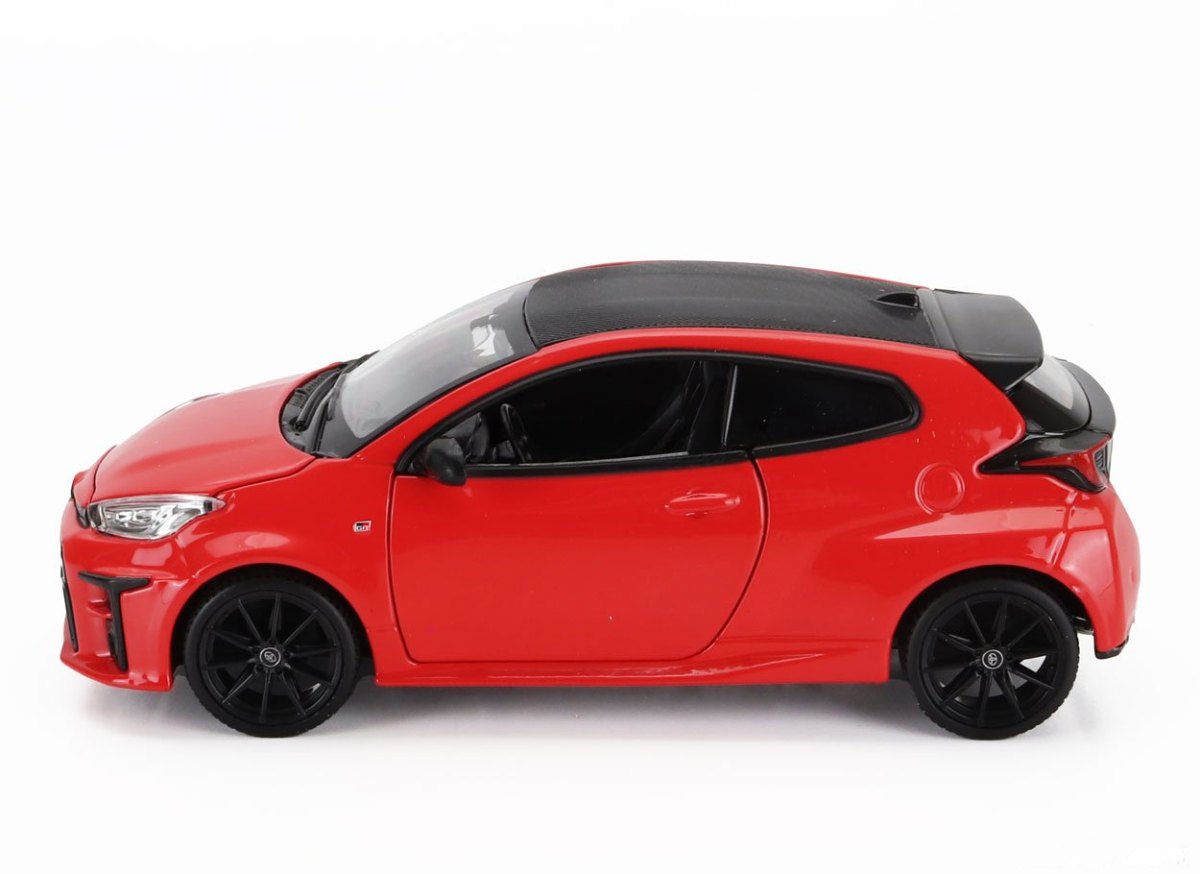 2021 GR Yaris Red: No package: Image 15