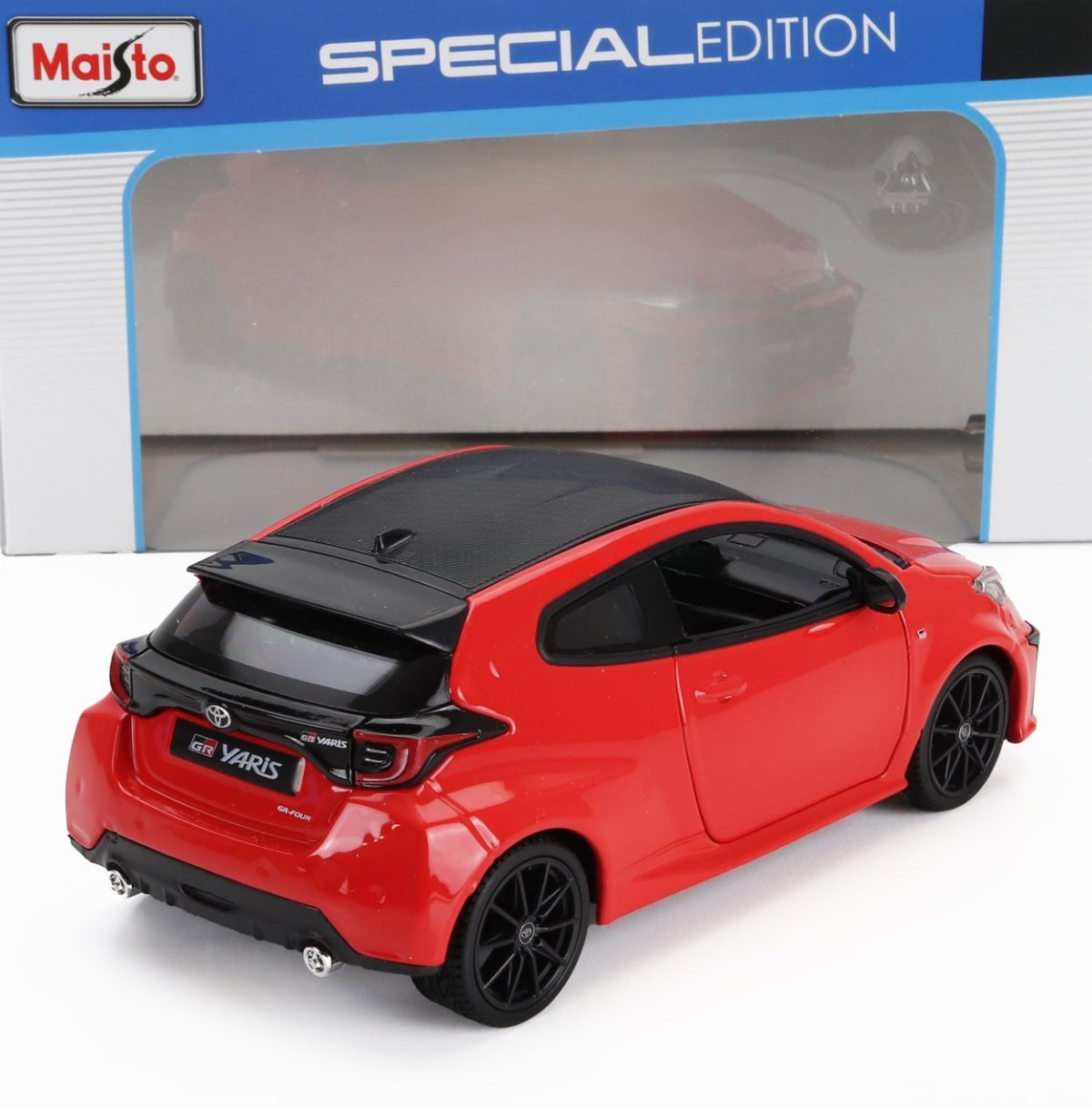 2021 GR Yaris Red: No package: Image 14