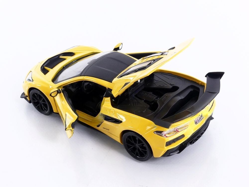 2025 Corvette ZR1 Coupe Yellow: No package: Image 4