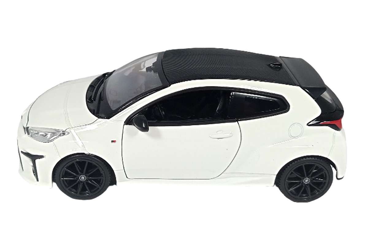 2021 GR Yaris White: No package: Image 10