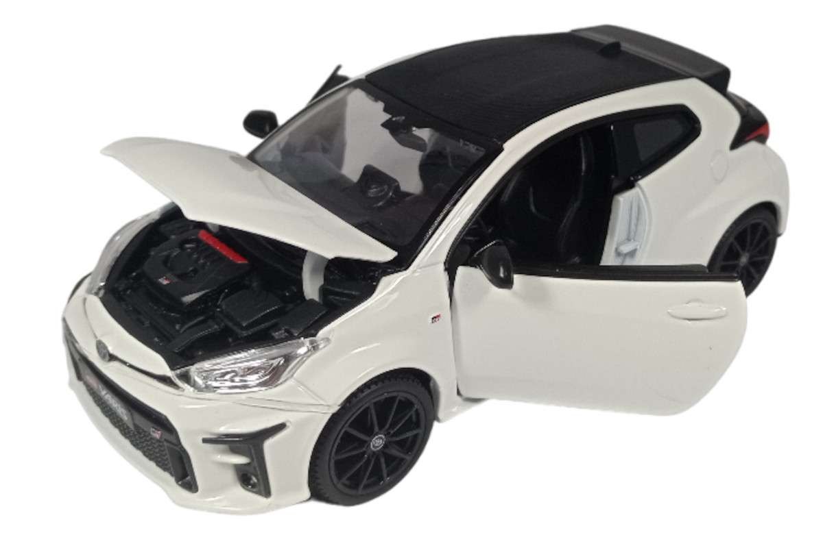 2021 GR Yaris White: No package: Image 12