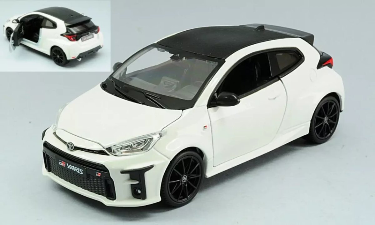 2021 GR Yaris White: No package: Image 16