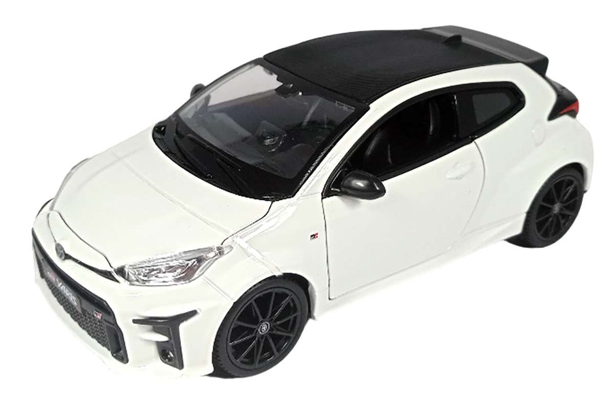 2021 GR Yaris White: No package: Image 9
