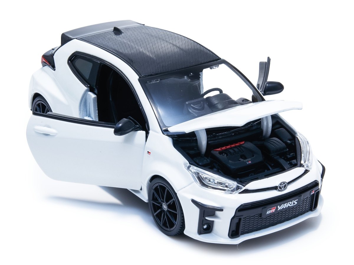 2021 GR Yaris White: No package: Image 6