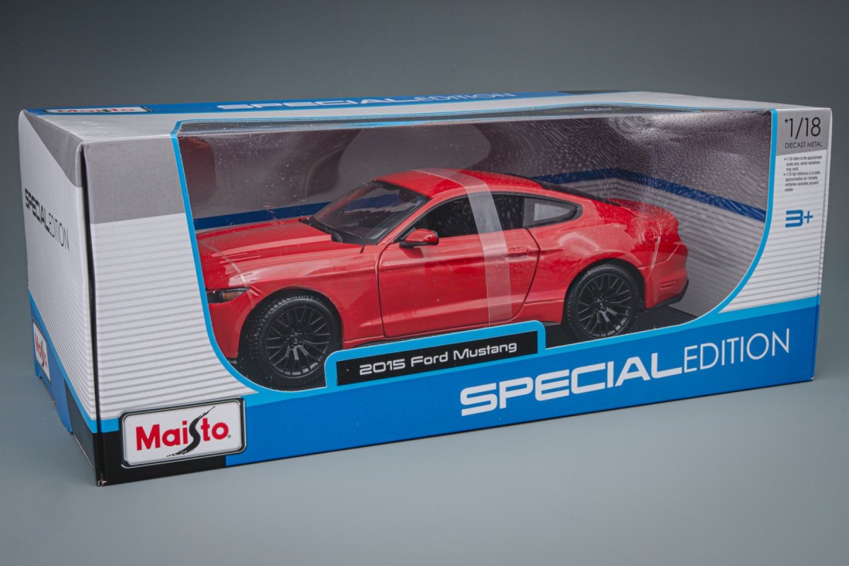 2015 Mustang Red: No package: Image 5
