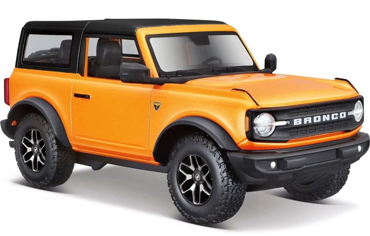 2021 Bronco Badlands Grey: No package: Image 6