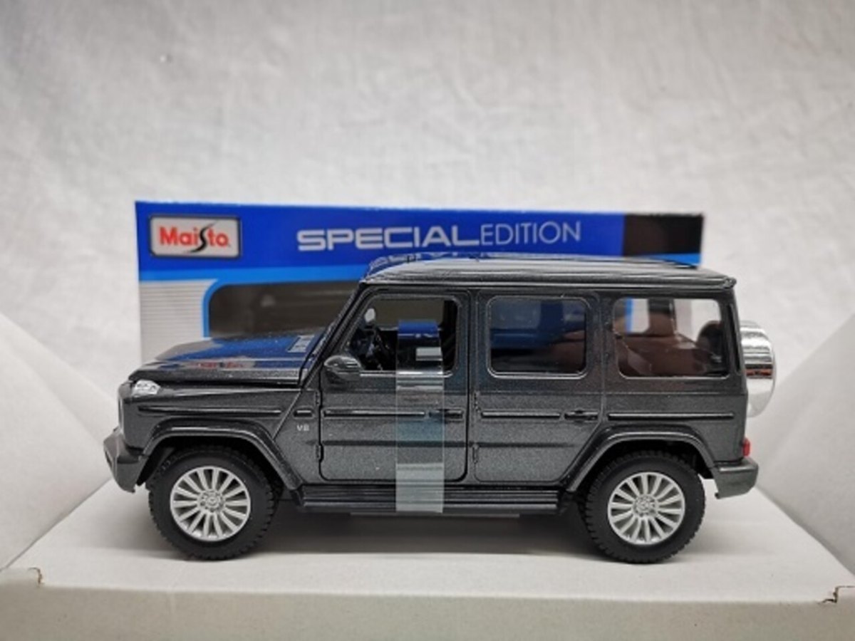 2019 G-Class AMG Grey: No package: Image 7