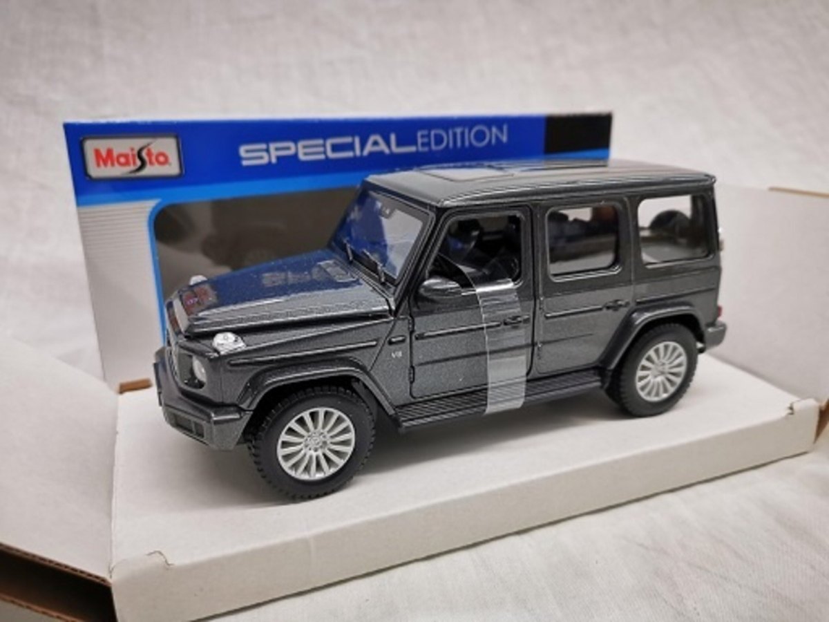 2019 G-Class AMG Grey: No package: Image 3