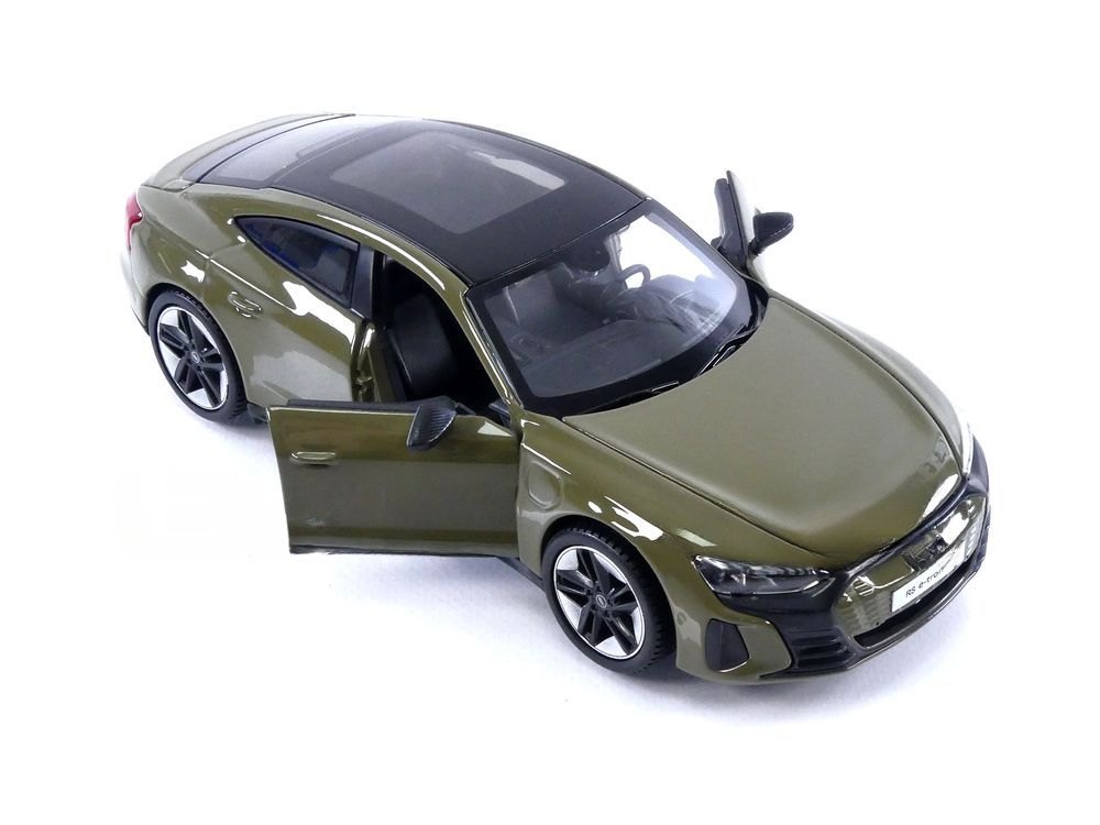 2022 e-Tron GT, green metallic Green: No package: Image 4