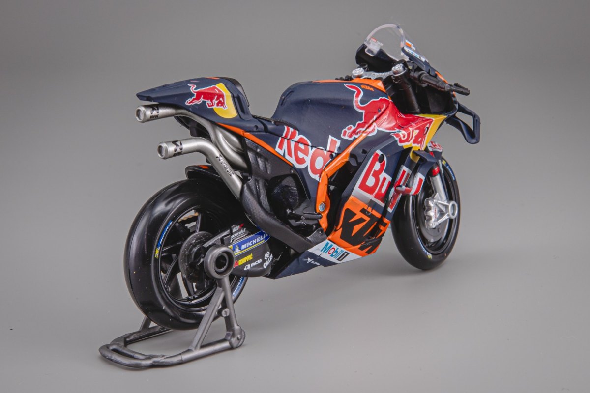 2023 RC16 Red: No package: Image 7