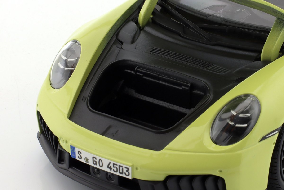 2025 911 (992.2) TARGA 4 GTS HYBRID Yellow: No package: Image 13