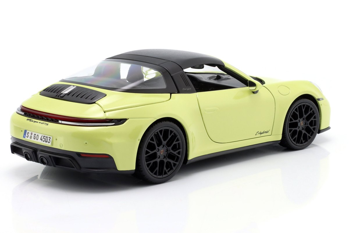 2025 911 (992.2) TARGA 4 GTS HYBRID Yellow: No package: Image 10