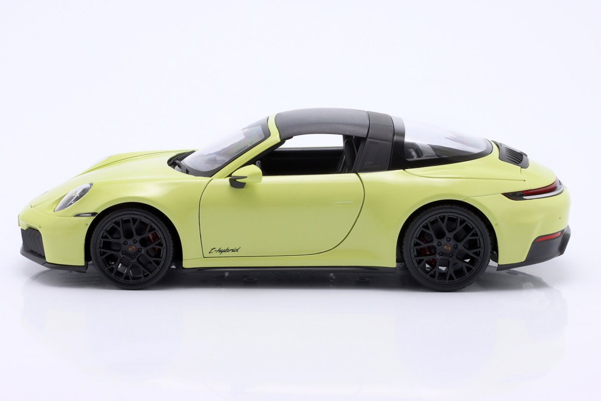 2025 911 (992.2) TARGA 4 GTS HYBRID Yellow: No package: Image 11