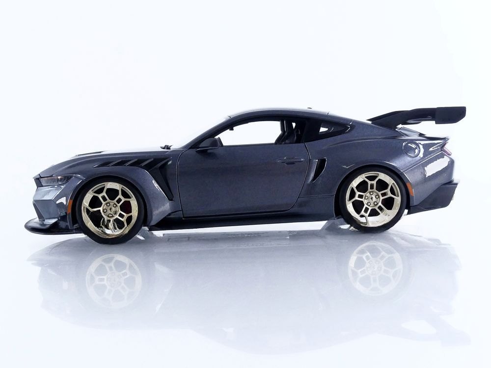 2025 Mustang GTD Metallic Grey: No package: Image 3