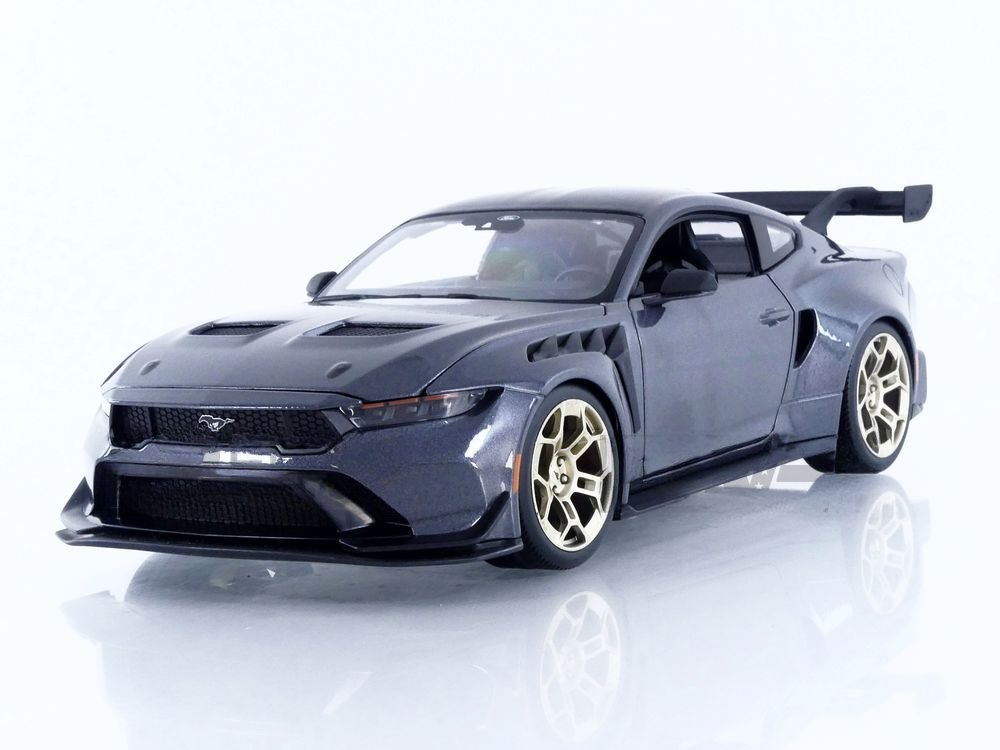 2025 Mustang GTD Metallic Grey: No package: Image 17