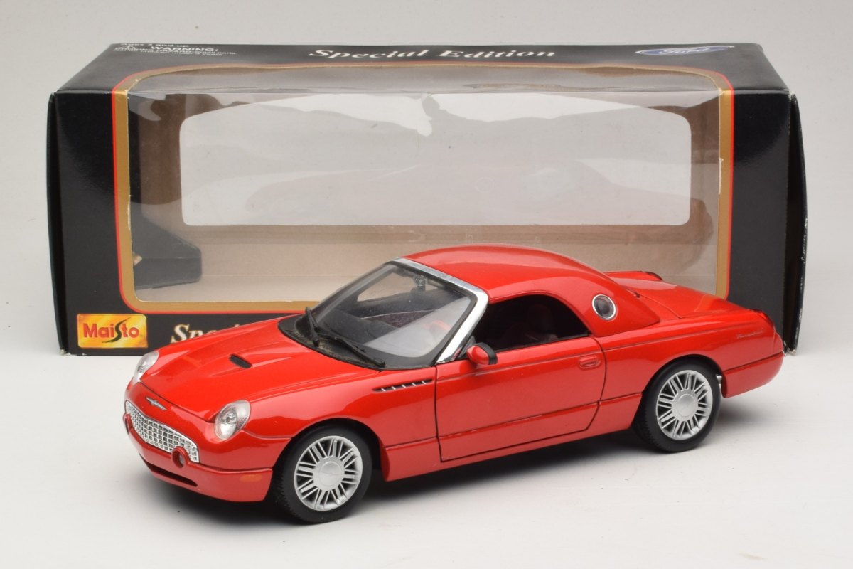 2002 Thunderbird Grey: No package: Image 9