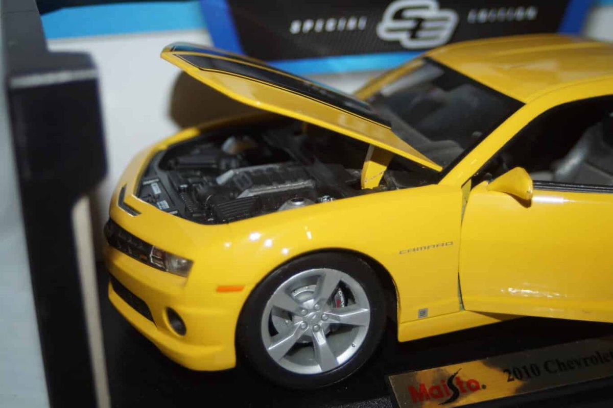 2010 Camaro SS RS Yellow: No package: Image 3