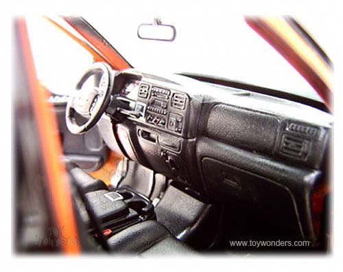 2004 Pick Up Orange: No package: Image 4