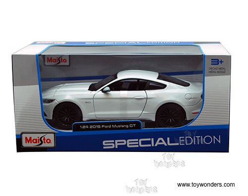 2015 Mustang GT White: No package: Image 2