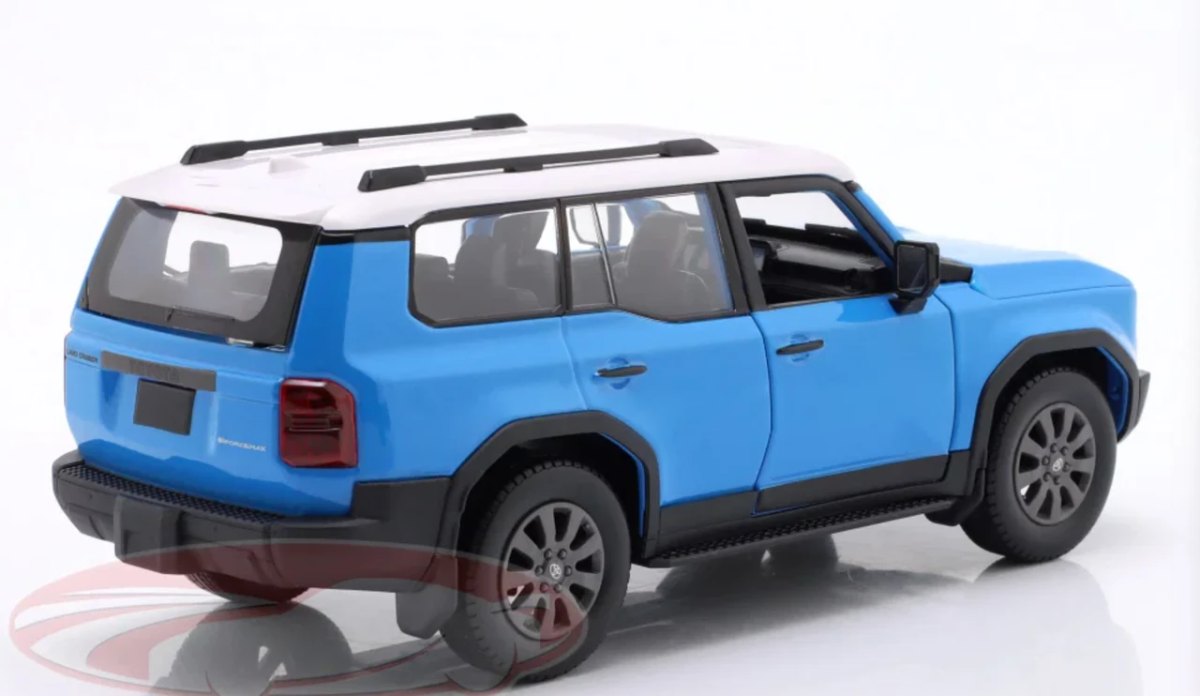 2024 Land Cruiser J25 Blue: No package: Image 3