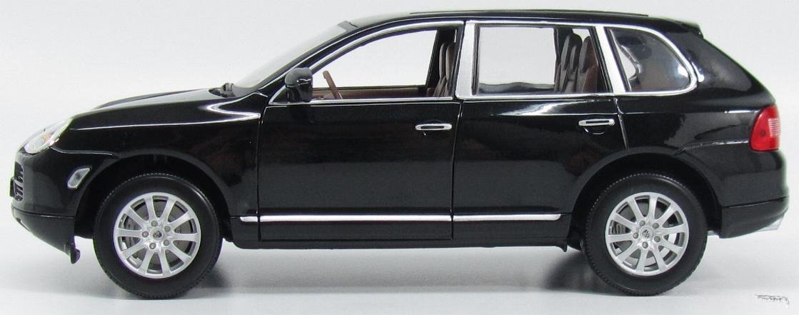 2008 Cayenne Black: No package: Image 5
