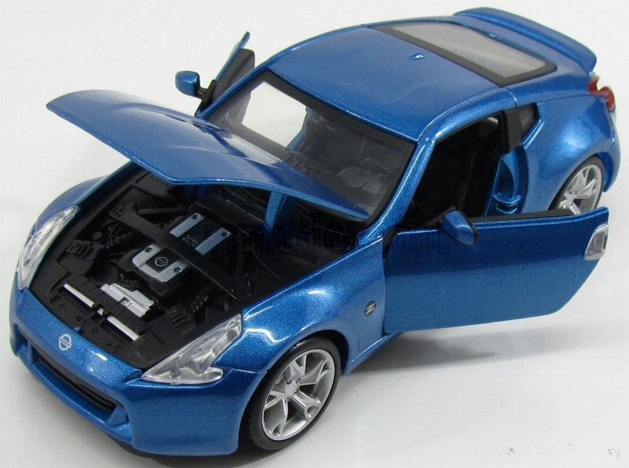 2009 370Z Red: No package: Image 3