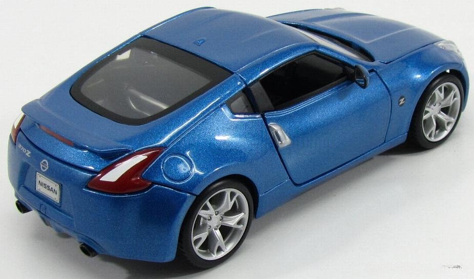 2009 370Z Red: No package: Image 4