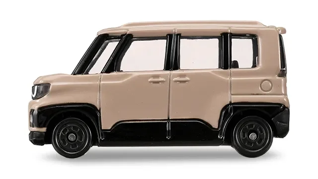 2026 Mitsubishi Delica Mini Beige: Image 2