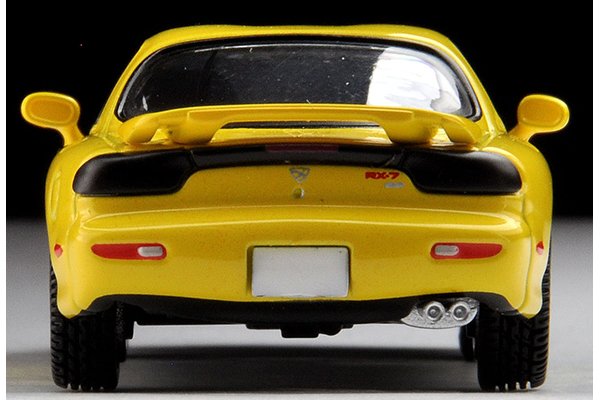 2018 ɛ̃fini RX-7 Type R Yellow: Image 4