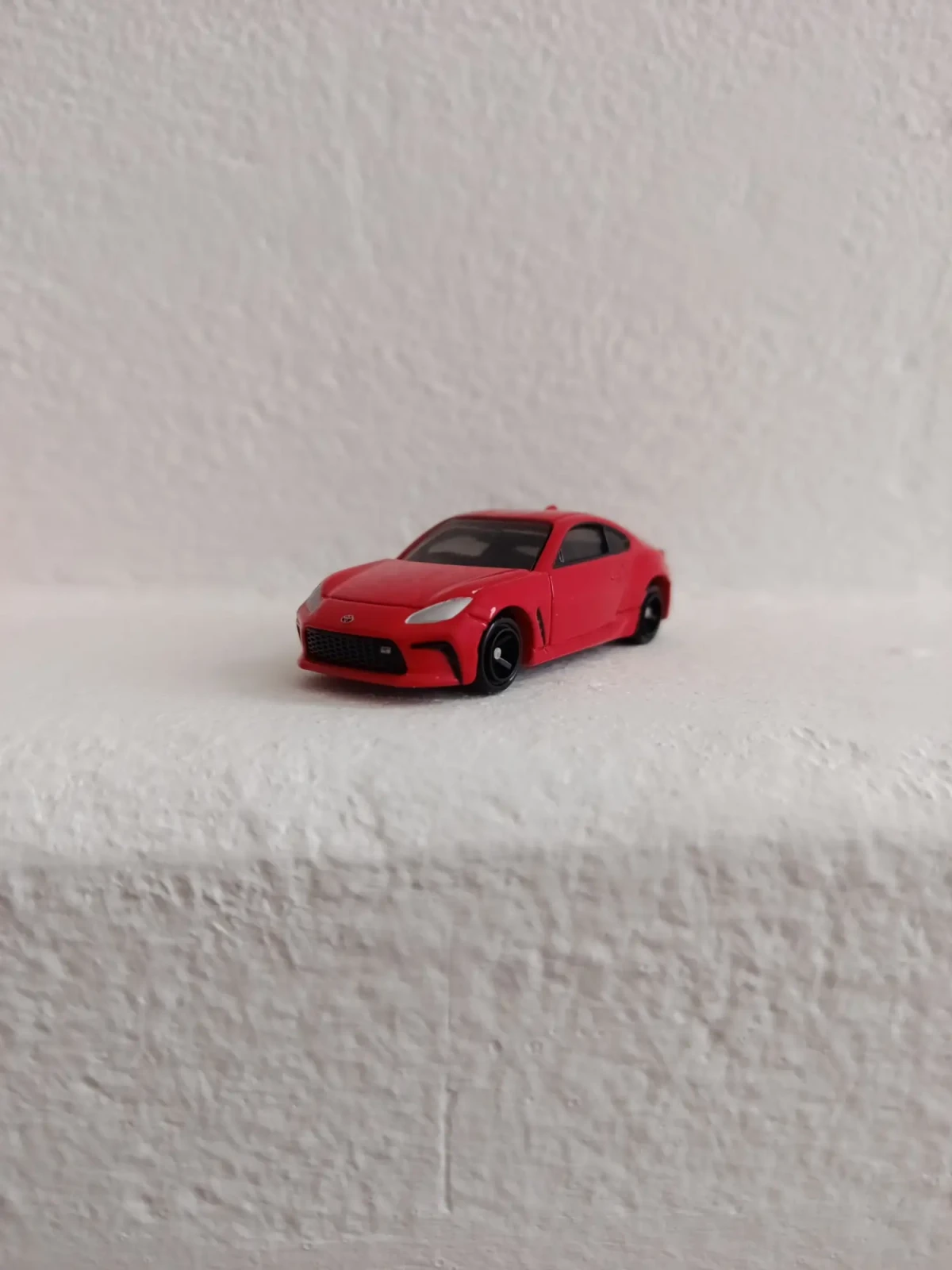 2021 Toyota GR86 Red: No Package: Image 3