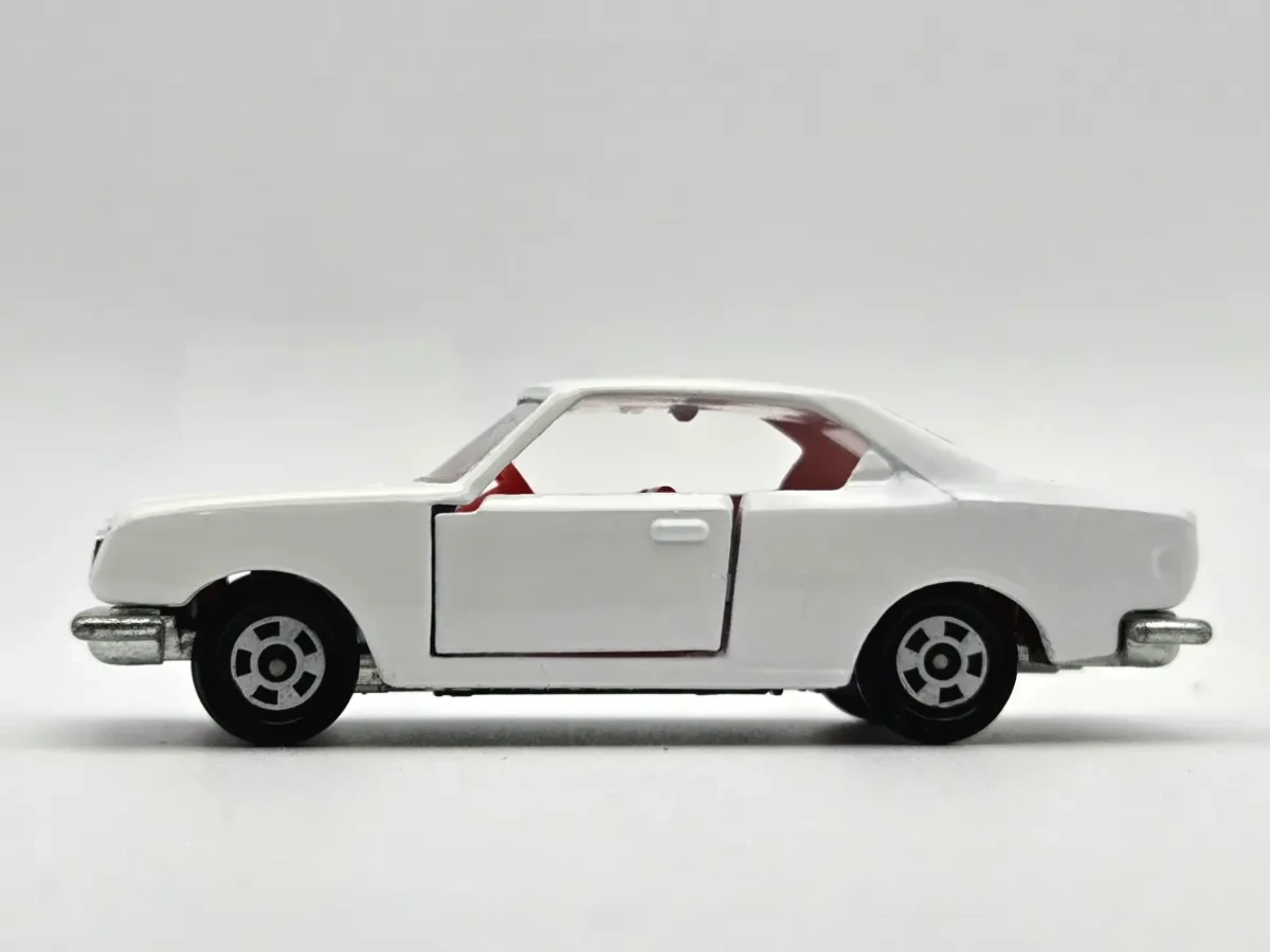 1997 Corona Mark II Hardtop White: No Package: Image 3