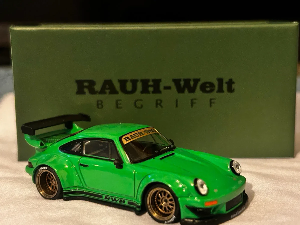 2026 RWB 930 Green: No Package: Image 4
