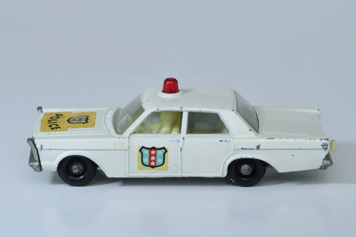 1966 Ford Galaxie White: No Package: Image 4