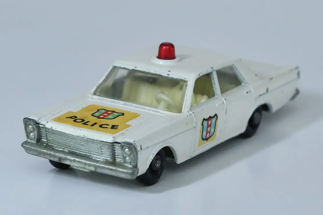 1966 Ford Galaxie White: No Package: Image 5