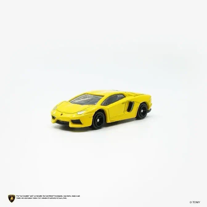 2023 Lamborghini Aventador LP 700-4 Yellow: No Package: Image 2