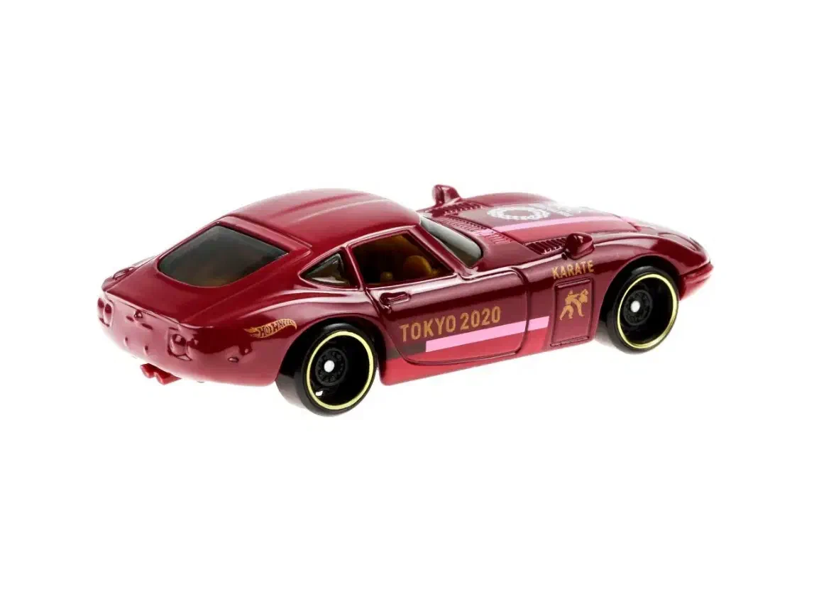 2020 Toyota 2000 GT Burgundy: No Package: Image 4