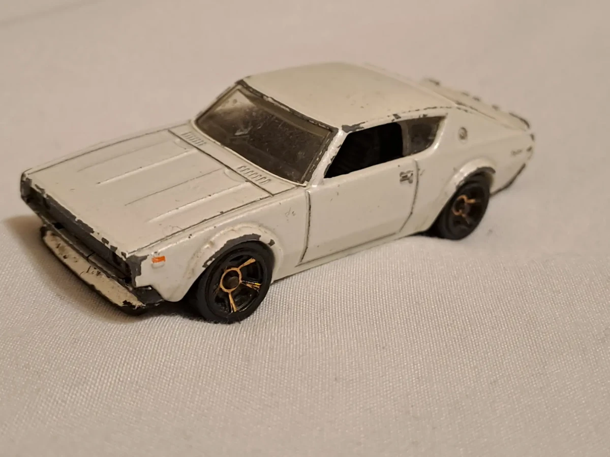 2011 Nissan Skyline H/T 2000GT-R White: No Package: Image 3