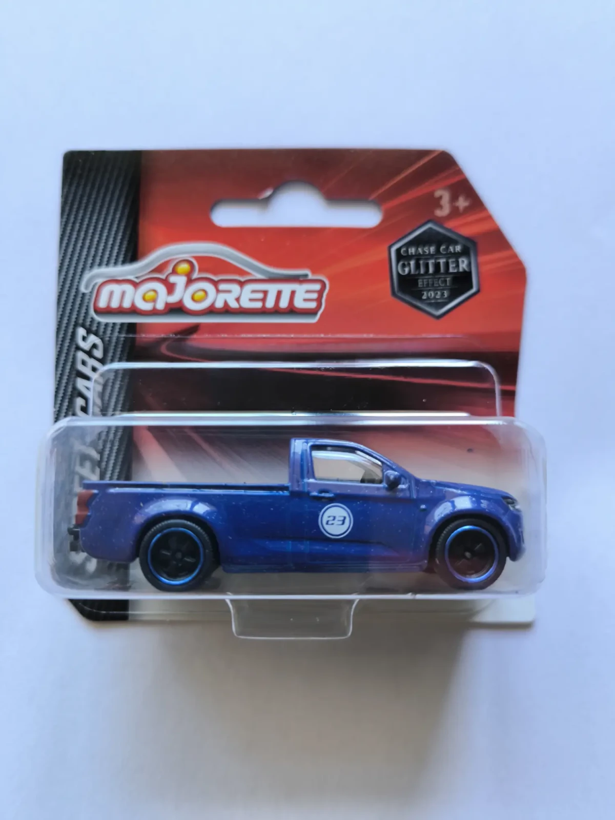 2023 Isuzu D-MAX Blue: Blister: Image 2