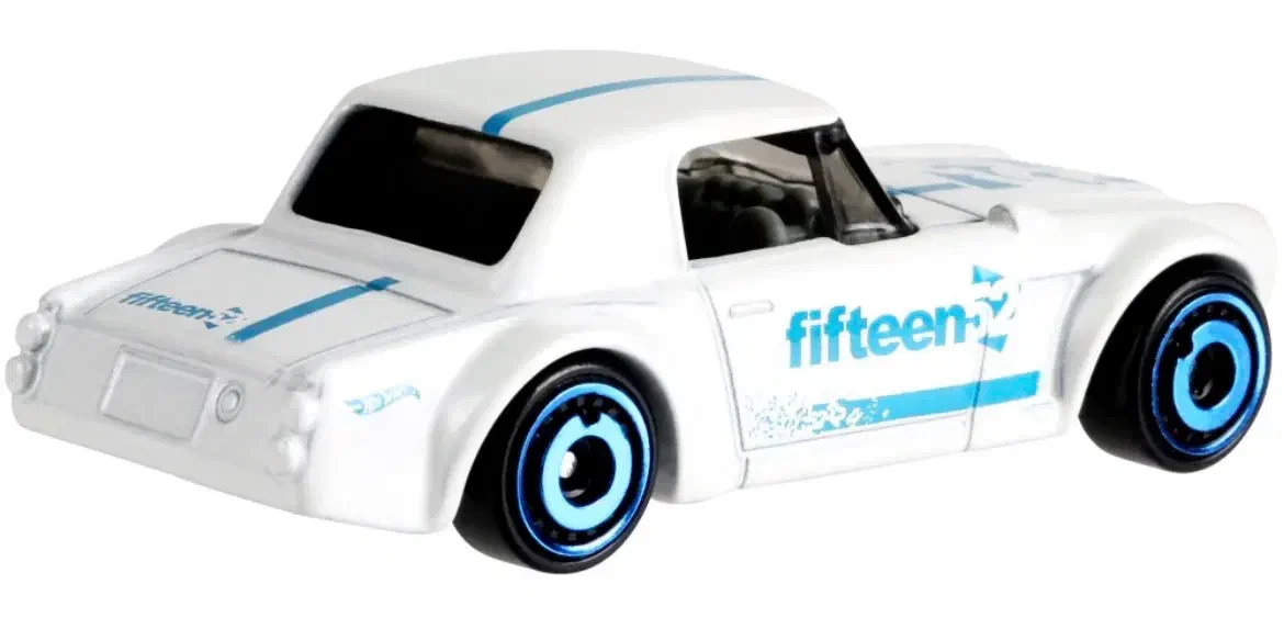 2018 Datsun Fairlady 2000 White: No Package: Image 3