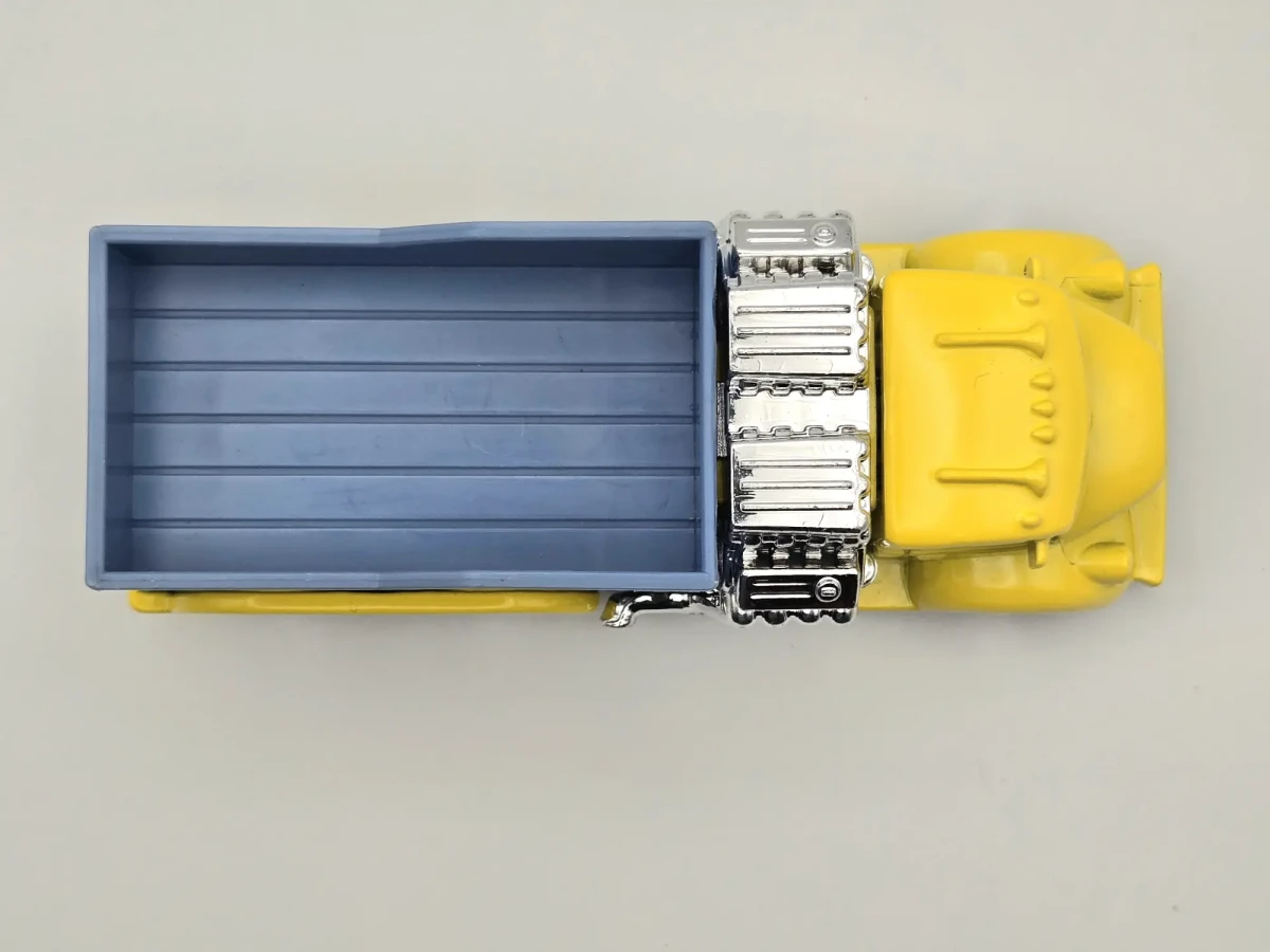 2000 Classic Hauler Yellow: No Package: Image 4