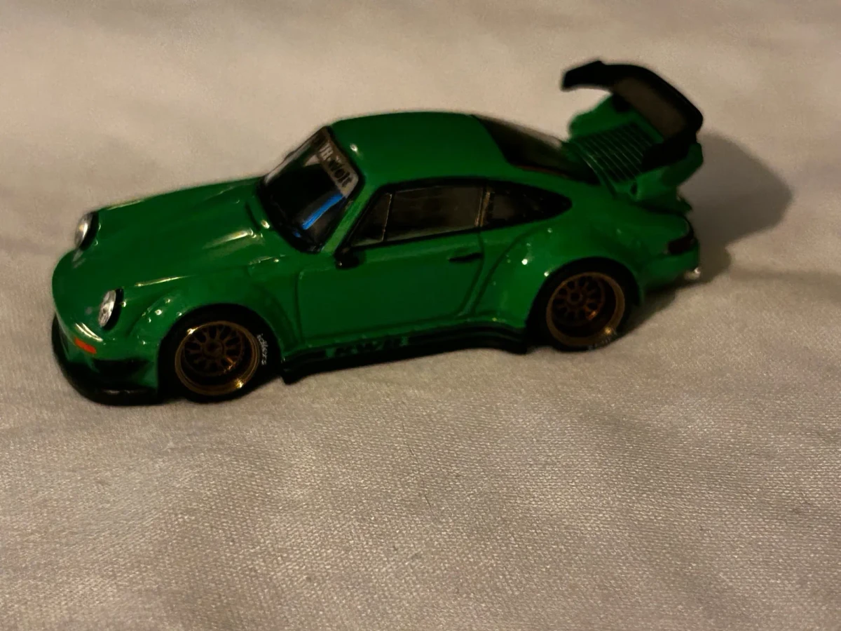 2026 RWB 930 Green: No Package: Image 5