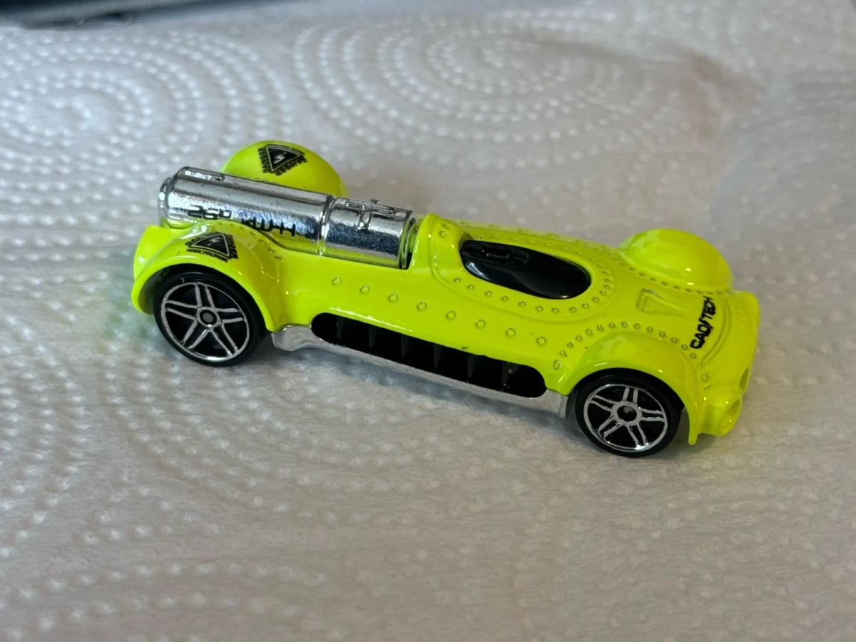 2011 Retro-Active Lime: No Package: Image 2