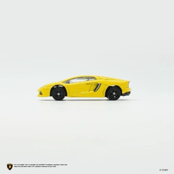 2023 Lamborghini Aventador LP 700-4 Yellow: No Package: Image 6