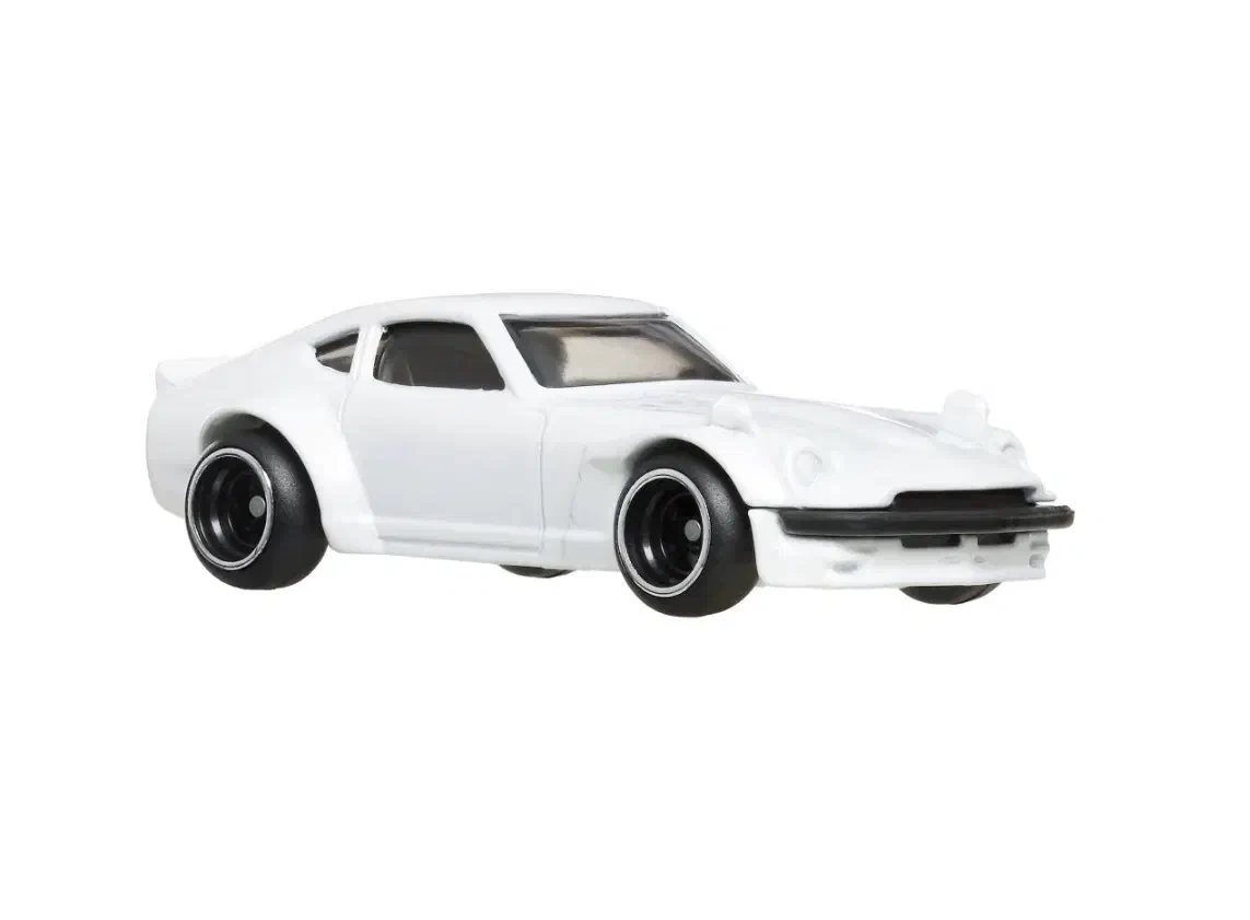 2025 Custom Datsun 240Z White: No Package: Image 3