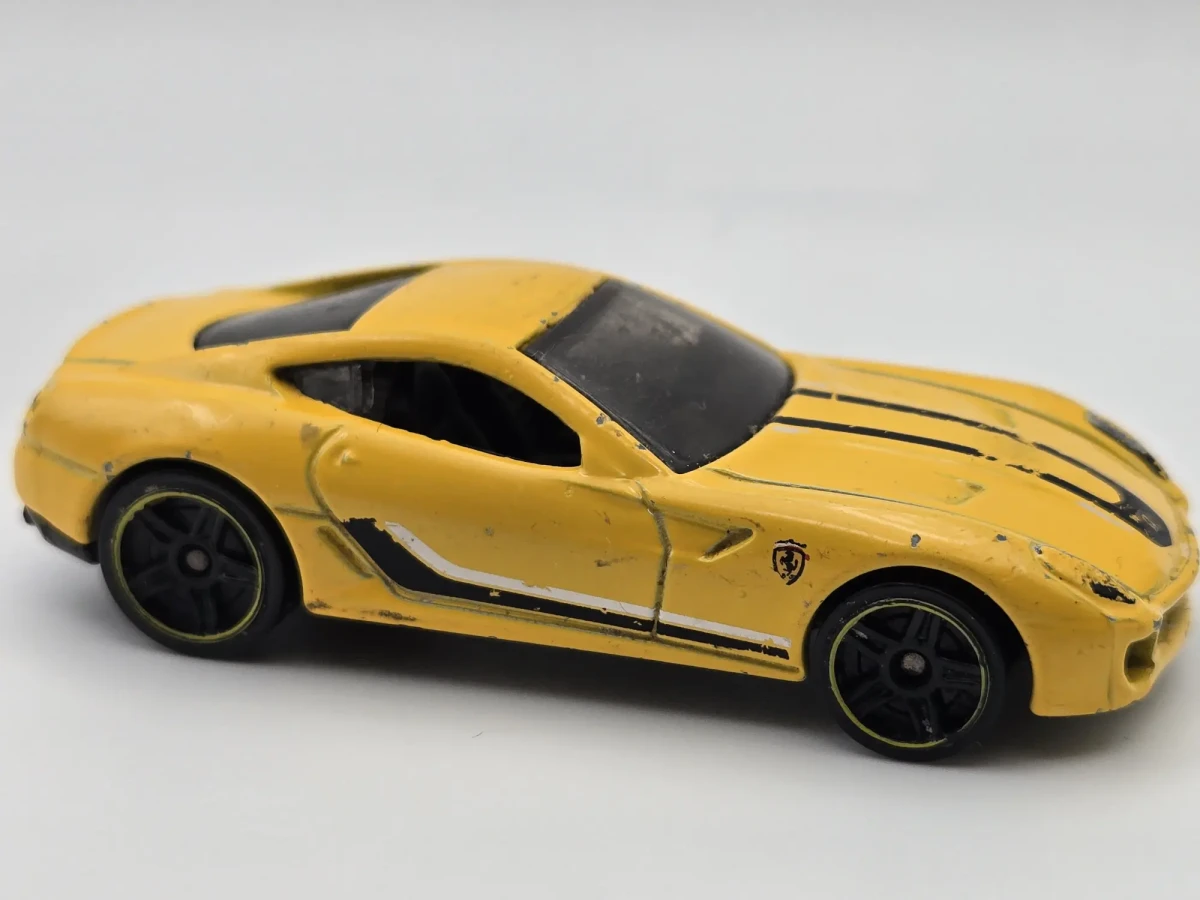 2015 Ferrari 599 GTB Fiorano Yellow: No Package: Image 3