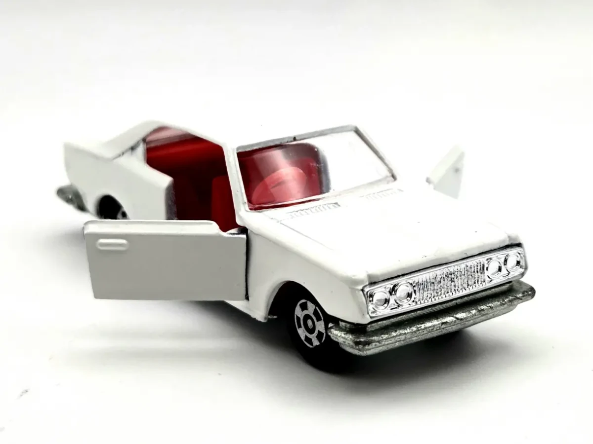 1997 Corona Mark II Hardtop White: No Package: Image 5